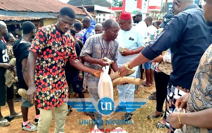 United Nigeria Airlines Donates Five Million Naira, Food Items To Ogidi Flood Victims